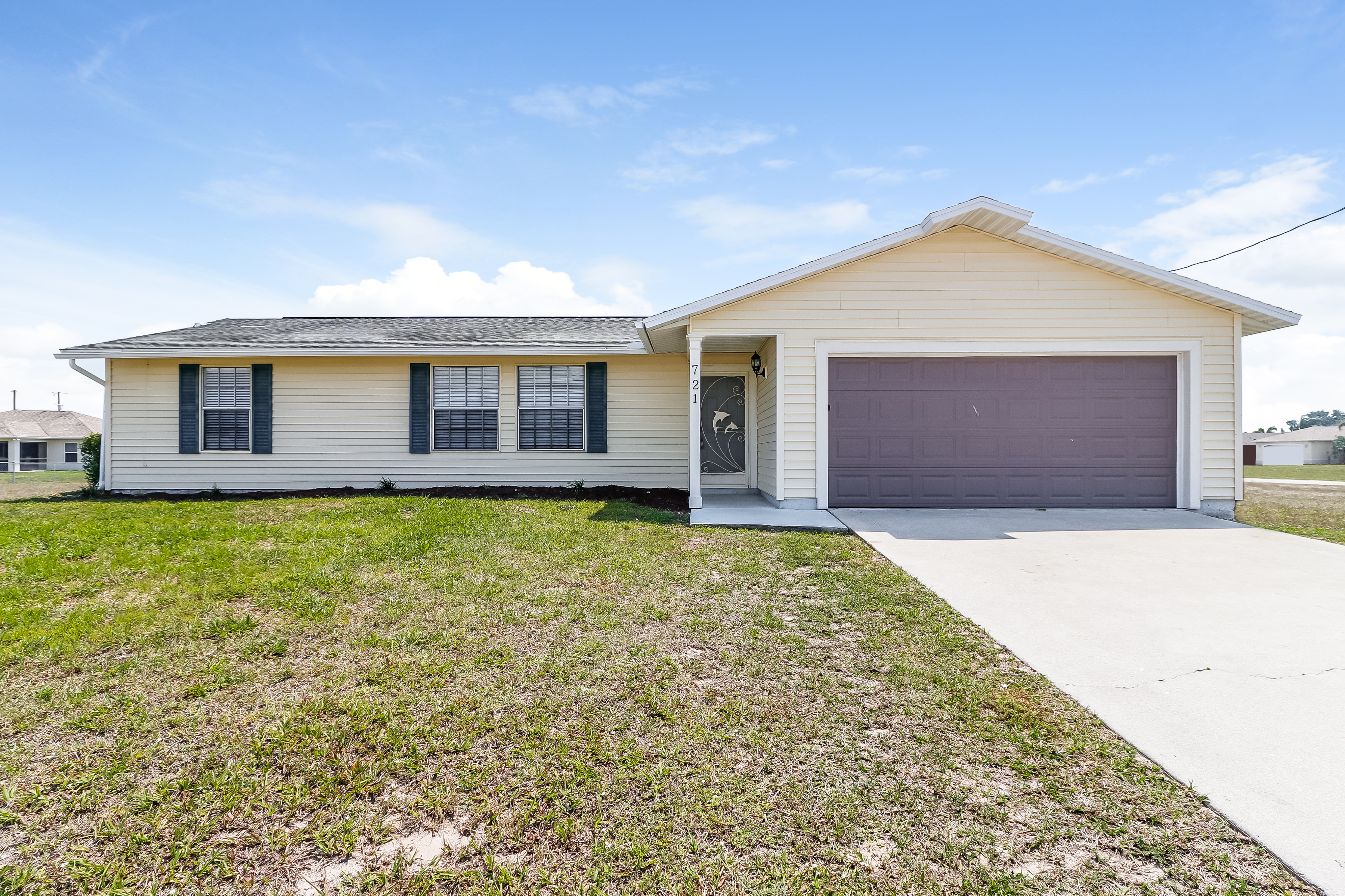 721 NW Douglas Cir Cape Coral, FL 33993